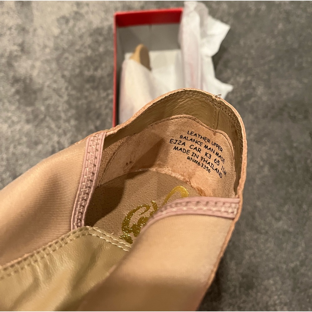 BRAND NEW- capezio jazz shoe - Picture 2 of 3